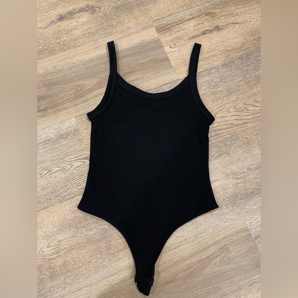 H&M Ribbed Bodysuit Essentials - Picture 2 of 4
